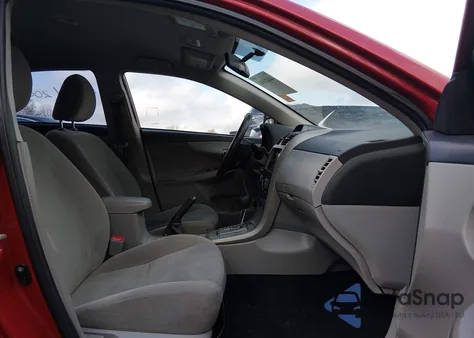 2013 Toyota Corolla Le z USA, uszkodzony, nr VIN 2T1BU4EE2DC965947